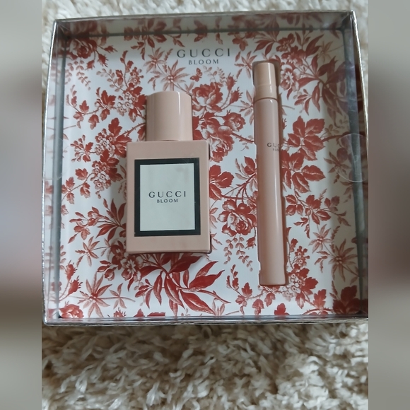 Gucci Accessories - NWOT GUCCI BLOOM SET BRAND NEW